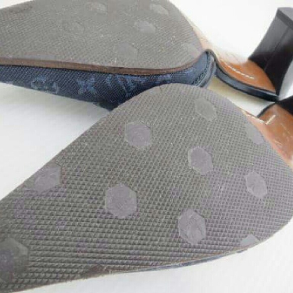 Authentic Louis Vuitton Sandal - Picture 3 of 4